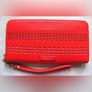 Fossil Women's Julia RFID Leather Wristlet Clutch Chili Pepper